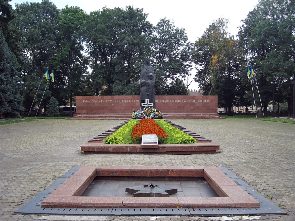 Монумент Слави в Івано-Франківську